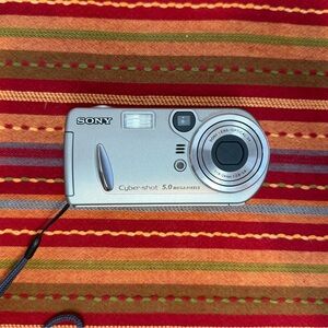 sony cyber shot mpegmovievx vintage camera!